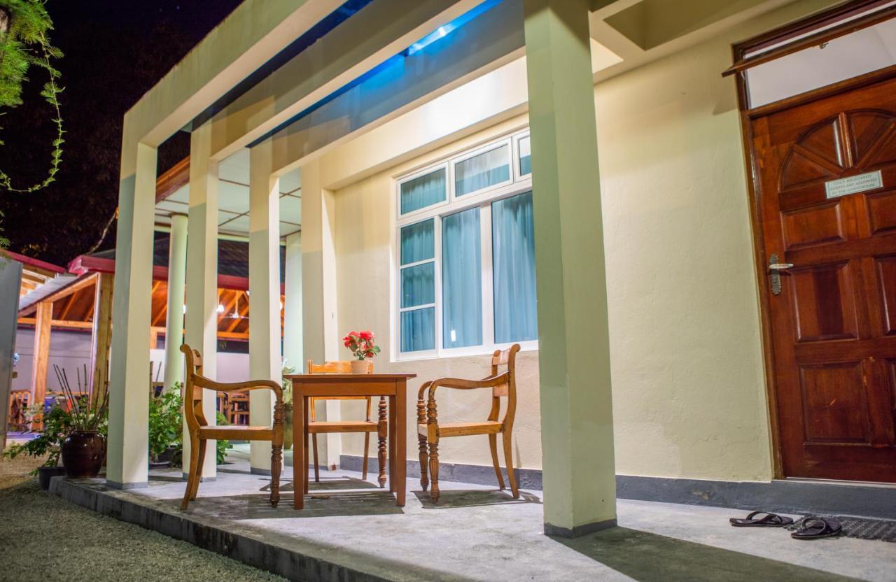 Charming Holiday Lodge- Addu Atoll Meedhoo, Maldives Экстерьер фото
