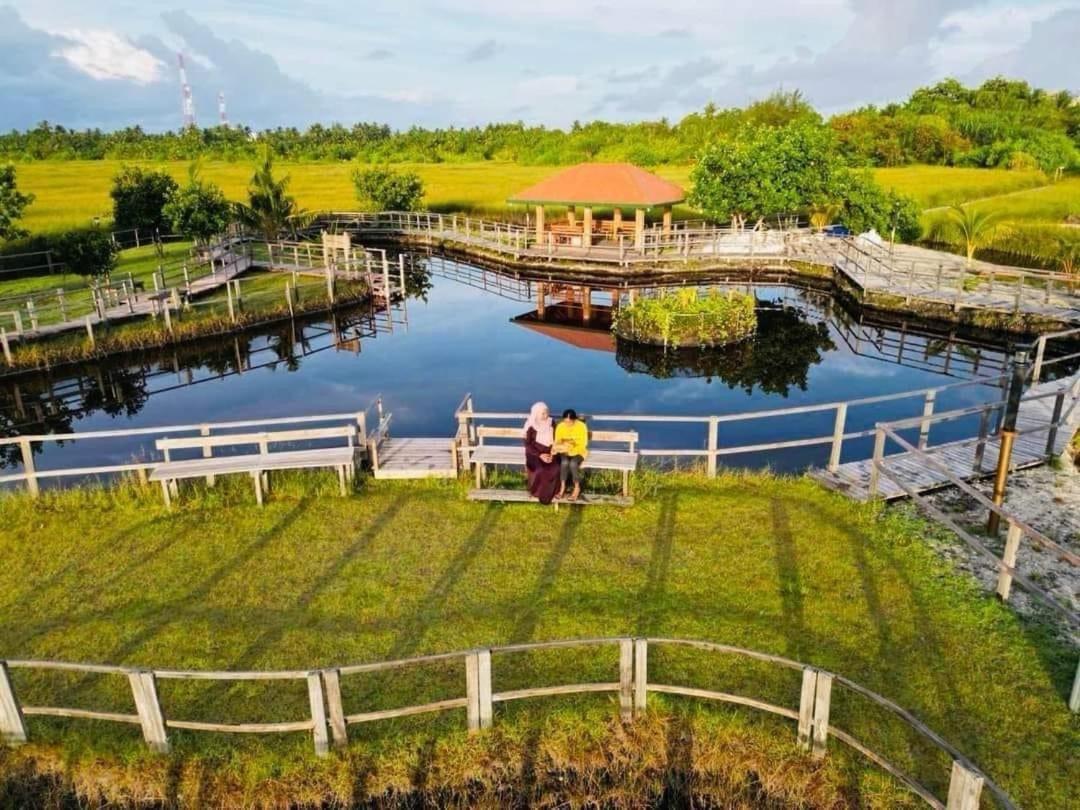 Charming Holiday Lodge- Addu Atoll Meedhoo, Maldives Экстерьер фото